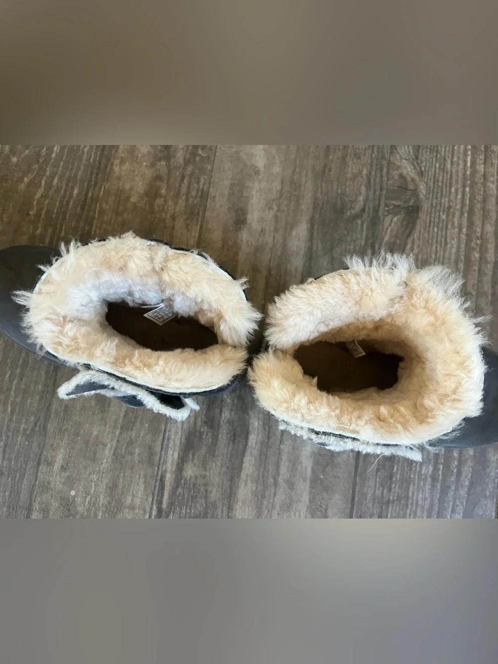 UGG Mini Spill Seam Bow Boots Gray Suede Shearling Size 8